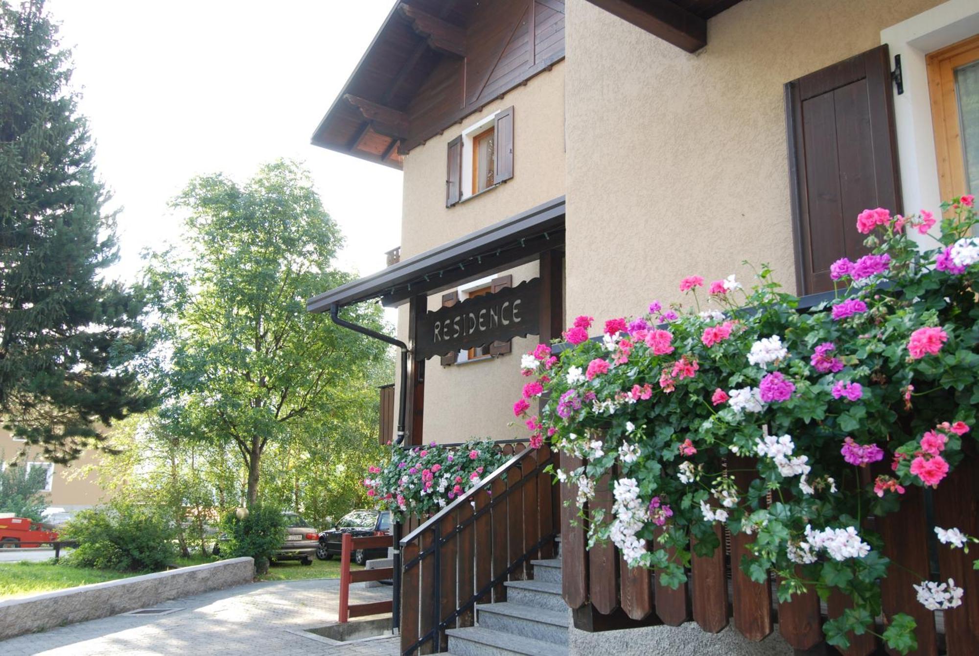 Residence Pian Del Vino Pradelle Bagian luar foto