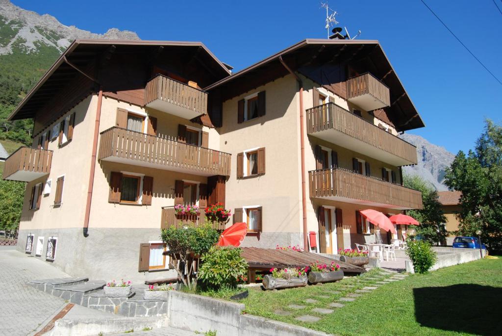 Residence Pian Del Vino Pradelle Bagian luar foto